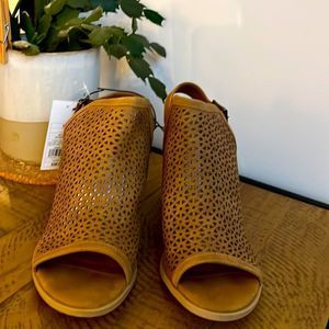 New in box Heeled Sling Back Cut Out Boots